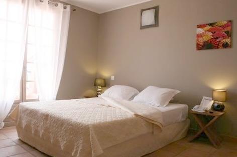 L'Hotellerie Kouros Кюэр Номер фото
